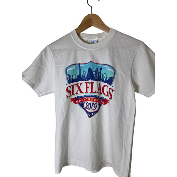 SIX FLAGS MAGIC MOUNTAIN White New 2019 Youth T-Shirt SZ Youth Medium - NWT - Picture 1 of 6